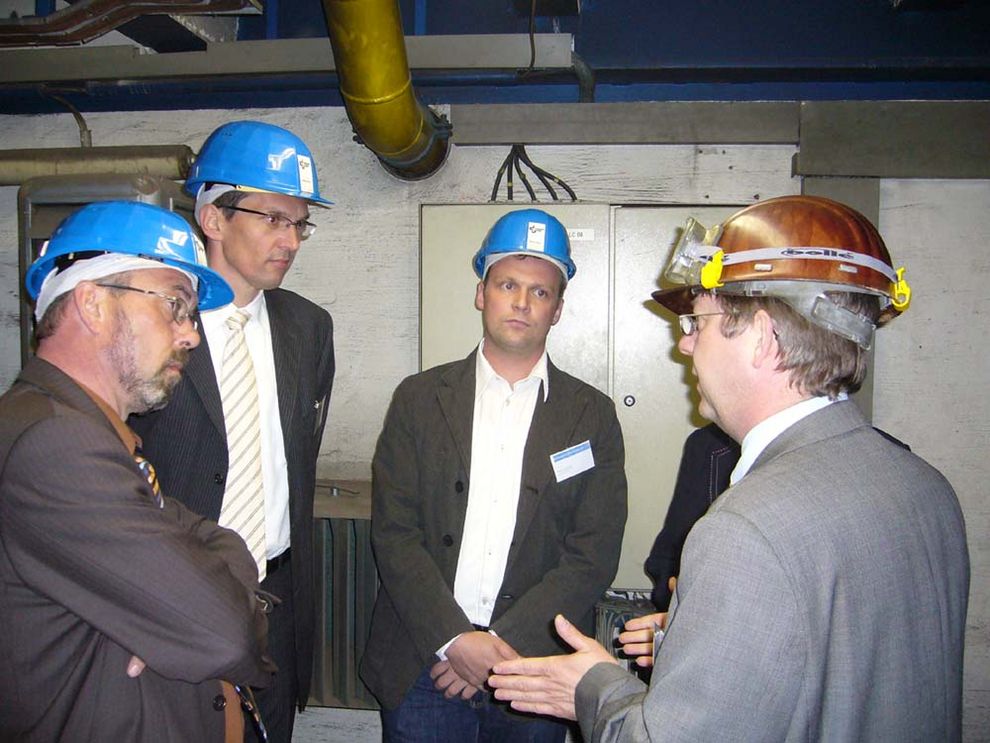 Unser Bild zeigt (v.l.n.r.) Bernhard Venhorst (Mineralmahlwerk Welsch), Wim Abbing (Probat Werke v. Gimborn Maschinenfabrik) Axel Hüting (Alwit) und Axel Krell (Deutsche Gießdraht).